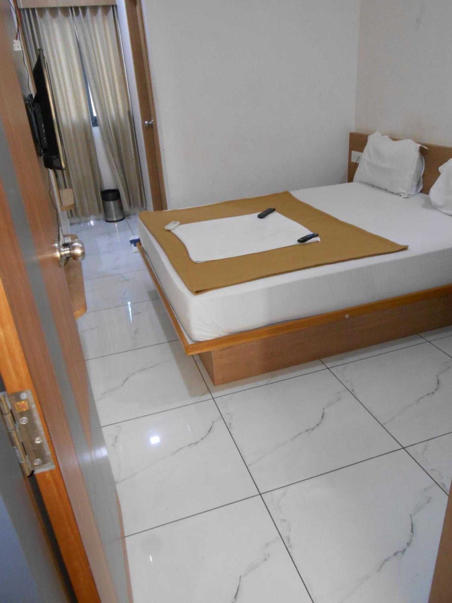 Hotel Crossview Palanpur 外观 照片