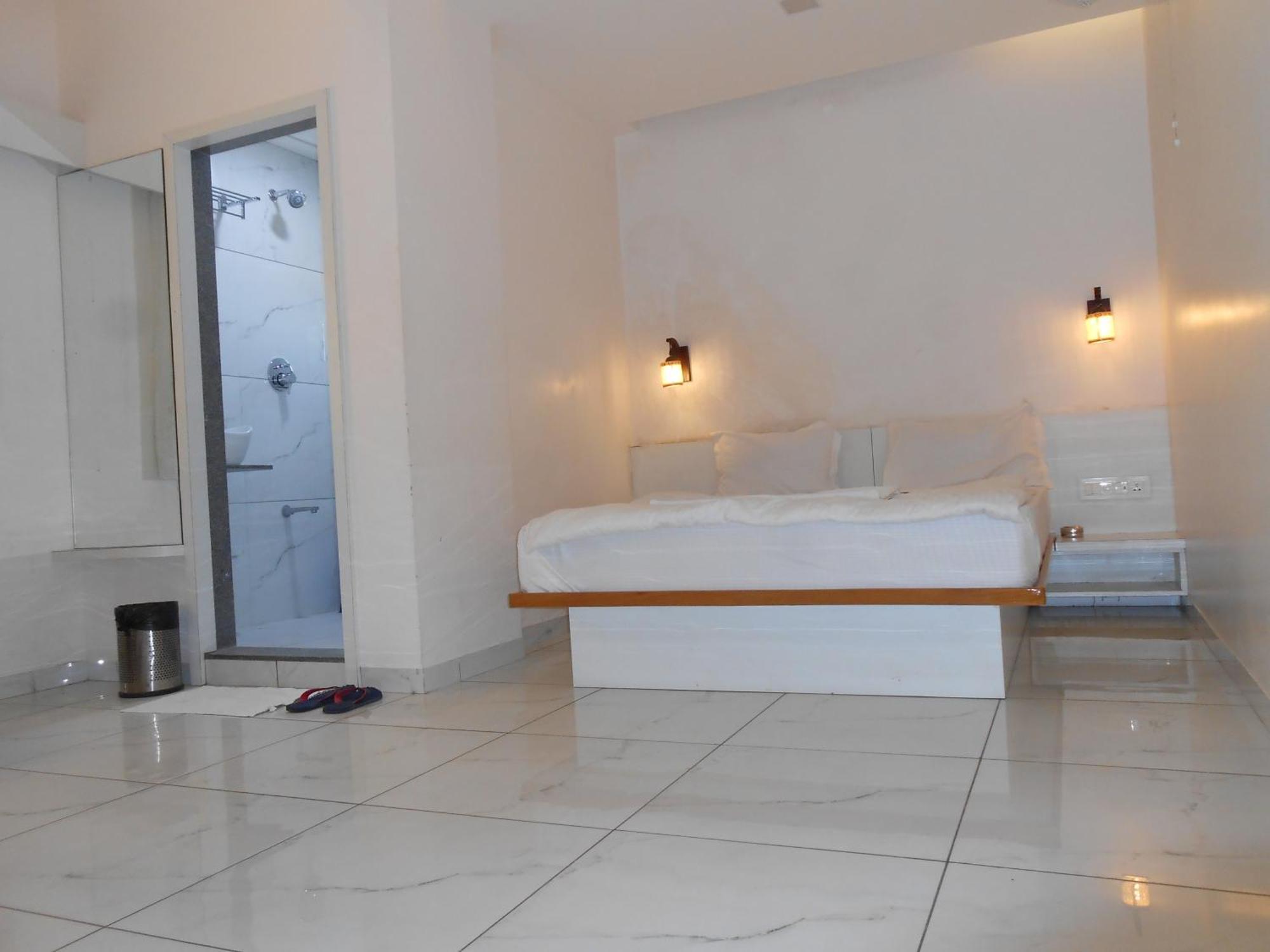Hotel Crossview Palanpur 外观 照片
