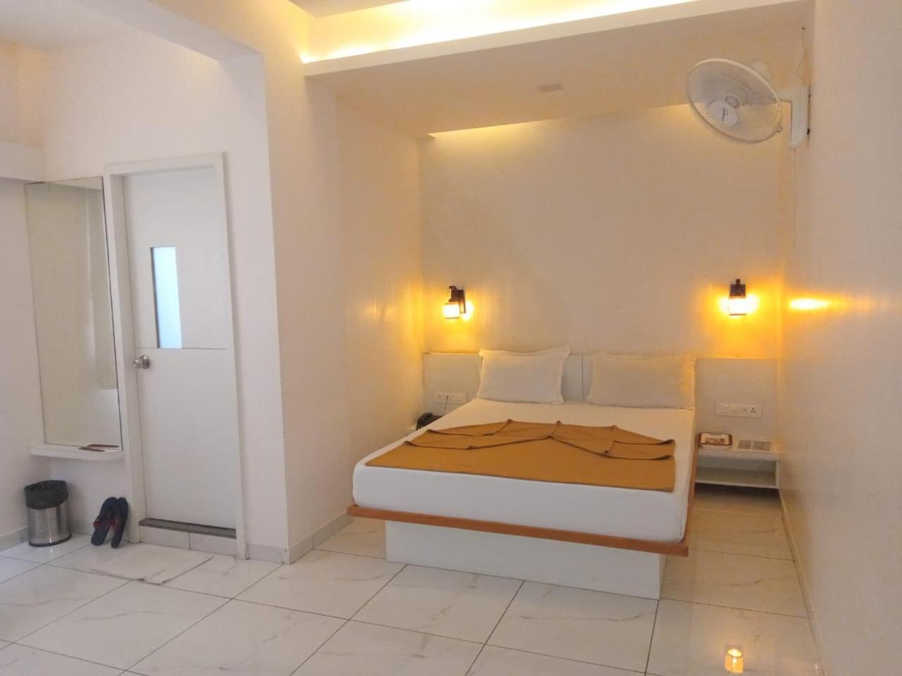 Hotel Crossview Palanpur 外观 照片